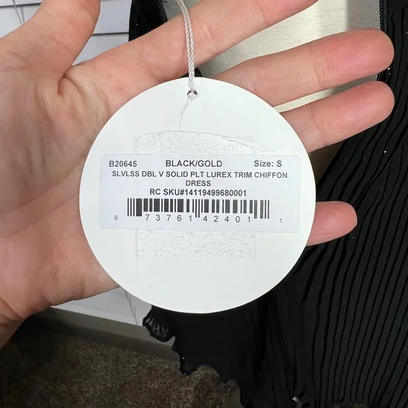 🚫SOLD! NWT🤩|•LA MAISON TALULAH•| V Pleated Chiffon Blk w/Gold Sparkle Dress - Picture 14 of 16